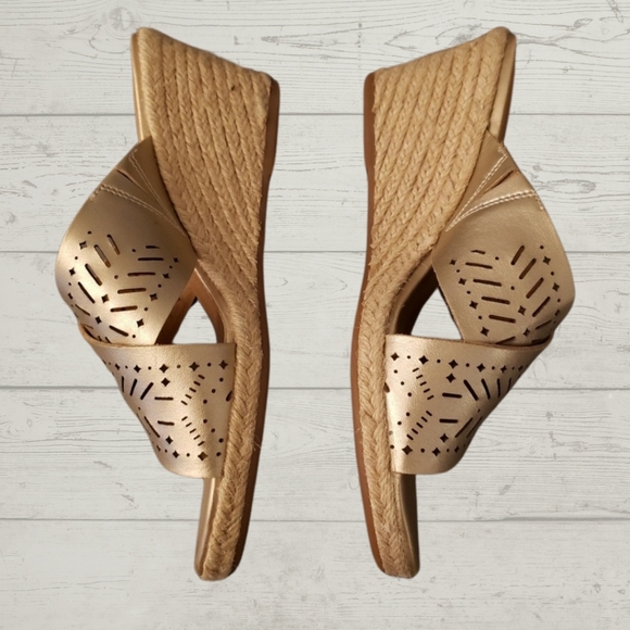 Lucky Brand Keela Wedge Sandal Gold - Picture 4 of 7